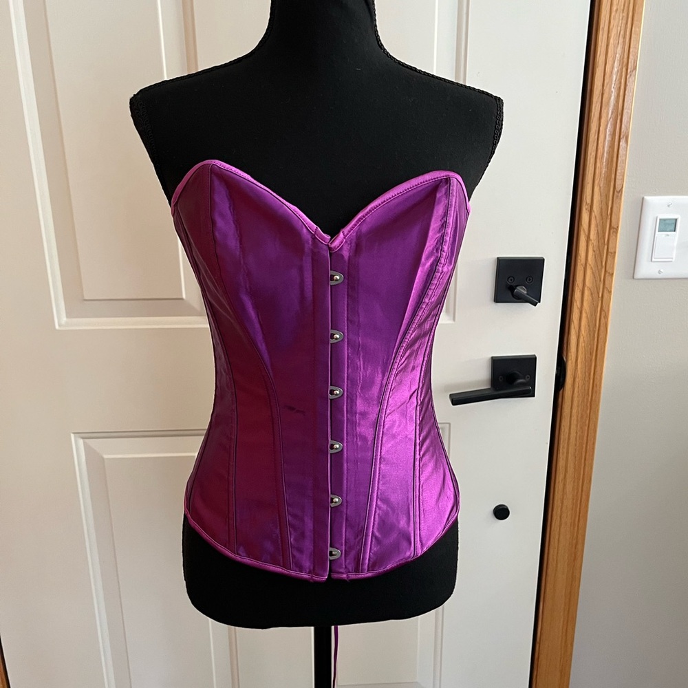Women’s purple over the bust lace up back  boned corset bustier. Size small